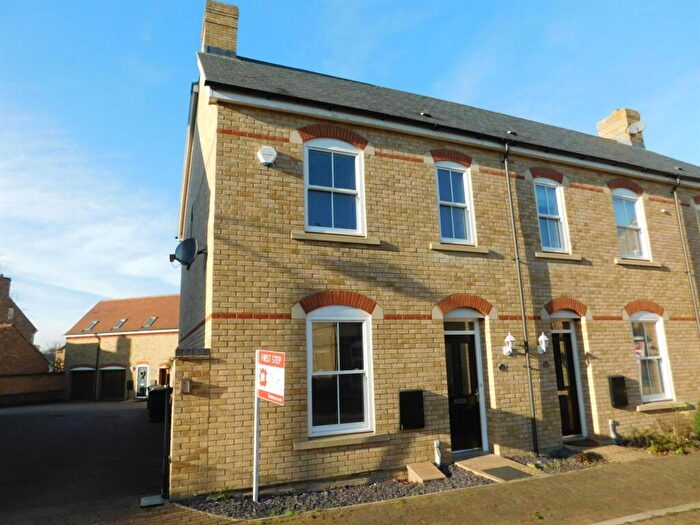 3 Bedroom End Of Terrace House To Rent In Charlotte Avenue, Fairfield, Hitchin, SG5