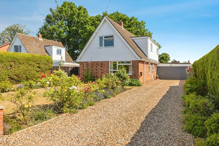 3 Bedroom Detached House For Sale In Kent Close, Attleborough, Norfolk, NR17