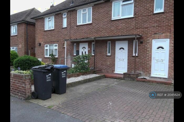 2 Bedroom Flat To Rent In St. Annes Gardens, Margate, CT9