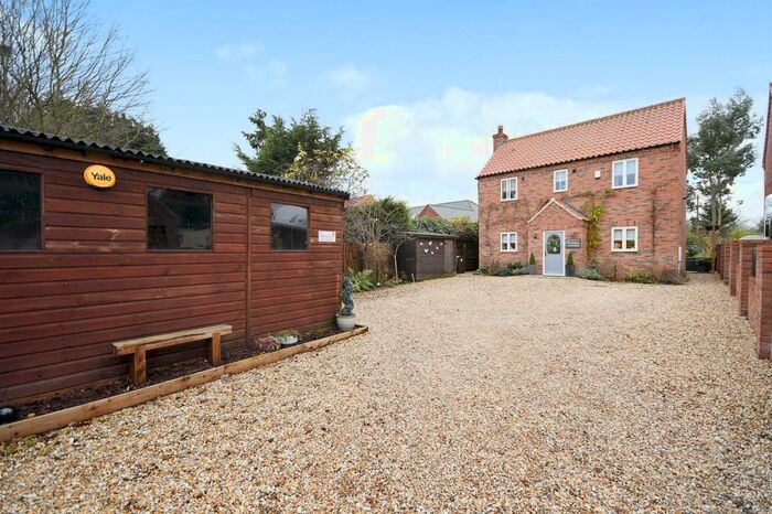 3 Bedroom Detached House For Sale In Eagle Road, Spalford, Newark NG23
