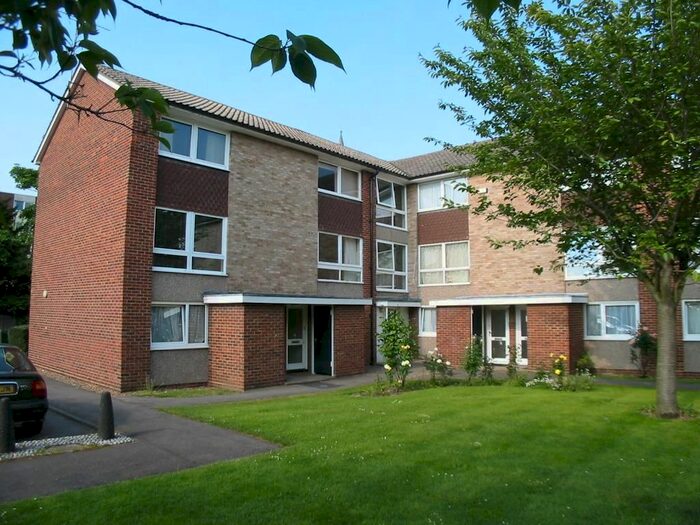 2 Bedroom Maisonette To Rent In Ewell Road, Surbiton, KT6