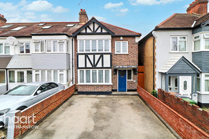 3 Bedroom End Of Terrace House For Sale In Markmanor Avenue, Walthamstow, E17