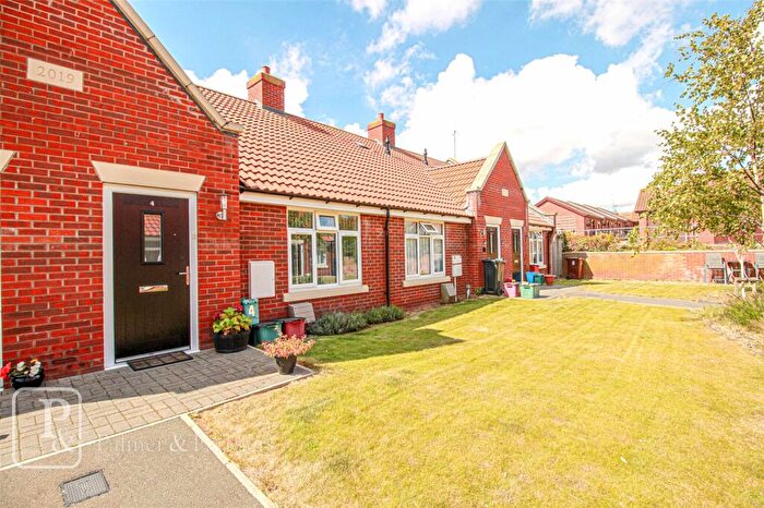 1 Bedroom Bungalow For Sale In Luff Way, Walton On The Naze, Essex, CO14