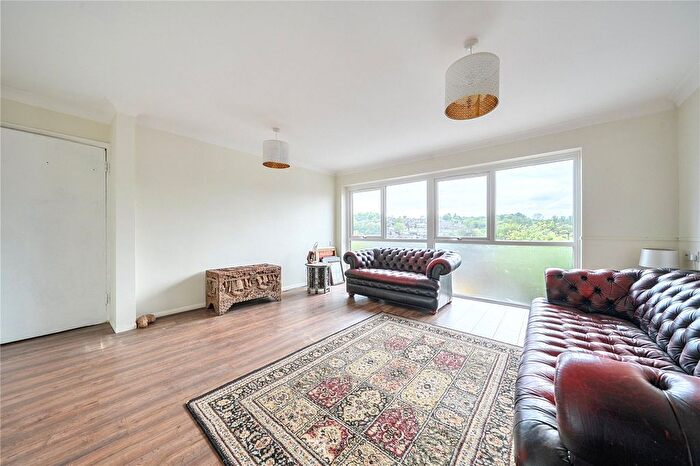 2 Bedroom Flat For Sale In Lambert Close, Biggin Hill, Westerham, Kent, TN16