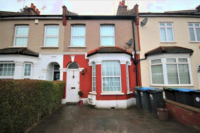 3 Bedroom Terraced House For Sale In Cockfosters Road, Hadley Wood, EN4