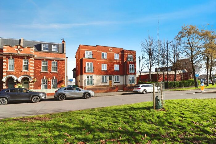 2 Bedroom Flat For Sale In St. Andrews Road, Avonmouth, Bristol, BS11