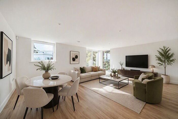 3 Bedroom Flat For Sale In Highmoor Road, Poole, Dorset, BH14
