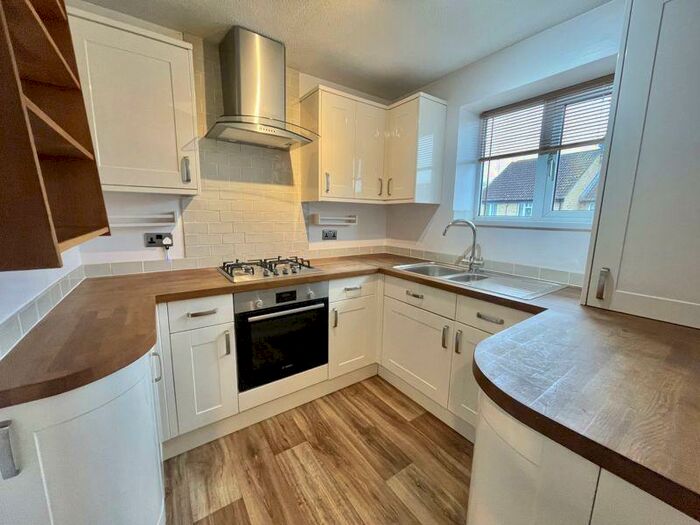 2 Bedroom Flat To Rent In Coningsby Drive, Grimsby, DN34