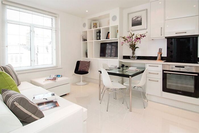 1 Bedroom Flat For Sale In Harrowby Street, London, W1H