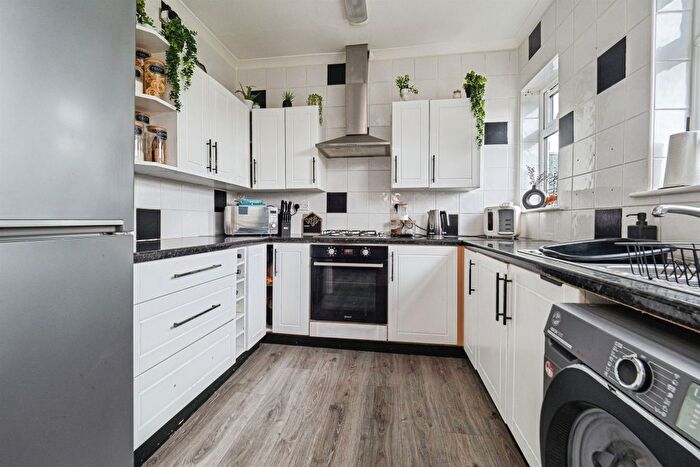 3 Bedroom Terraced House For Sale In Summergangs Road, Hull, HU8