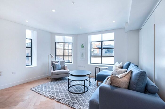 2 Bedroom Flat To Rent In Sherwood Street, Soho, W1F