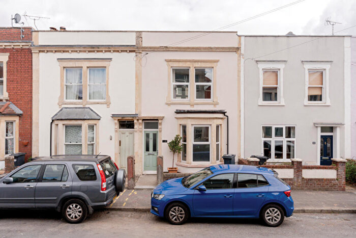 2 Bedroom House For Sale In Oak Road, Horfield, Bristol, BS7