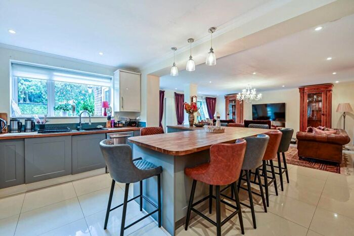 5 Bedroom Detached House For Sale In Swiss Close, Farnham, GU10