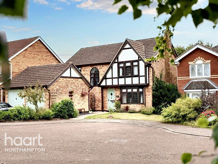 4 Bedroom Detached House For Sale In Water Lane, Northampton, NN4