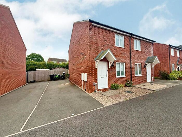 2 Bedroom Semi-Detached House For Sale In Clover Road, Shepshed, Loughborough, LE12