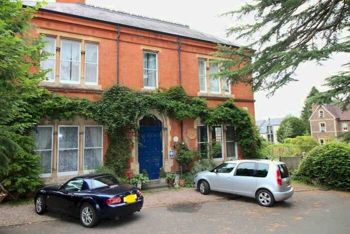 2 Bedroom Flat To Rent In Victoria Road, Malvern, WR14