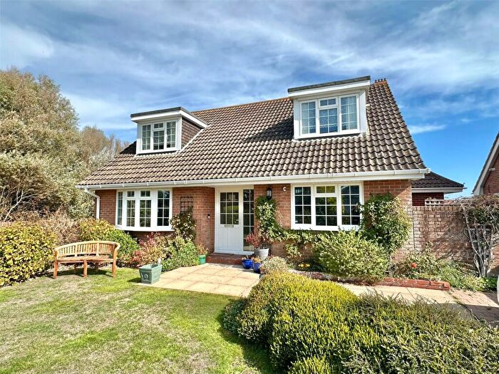 3 Bedroom Detached House For Sale In West Road, Milford On Sea, Lymington, Hampshire, SO41