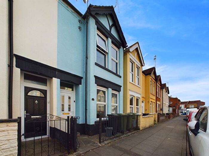 3 Bedroom Terraced House To Rent In Glasgow Road, Southsea, PO4