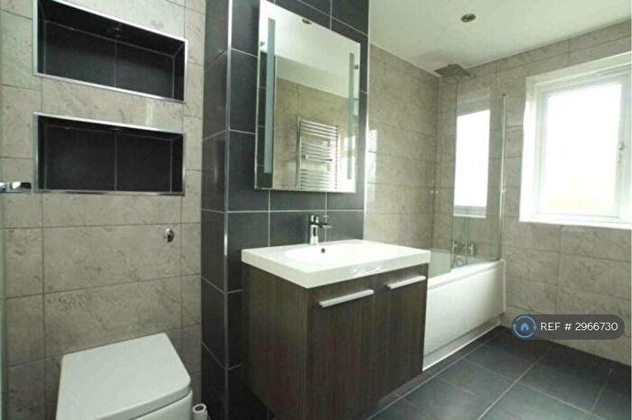 3 Bedroom Flat To Rent In London, London, SE20