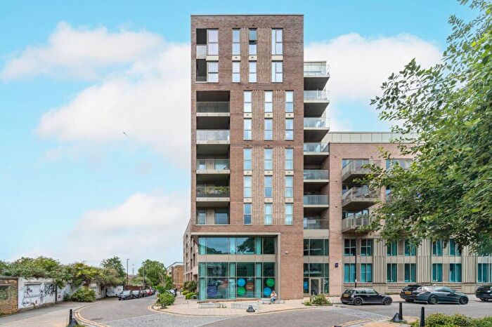 1 Bedroom Flat For Sale In Goodwood Road, New Cross, London, SE14