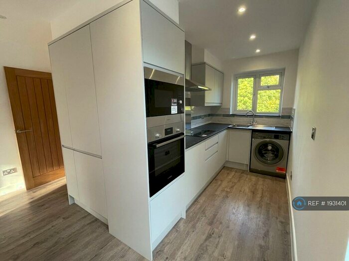 1 Bedroom Flat To Rent In Ashley Road, Epsom, KT18