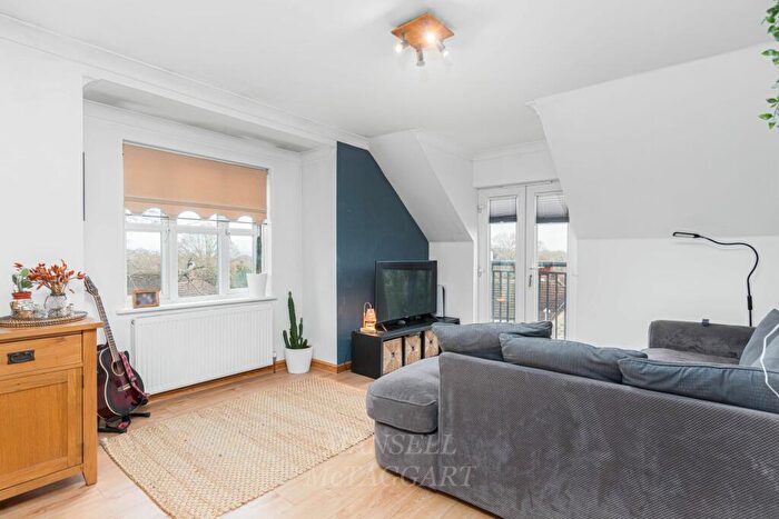 1 Bedroom Flat For Sale In Hermitage Road, East Grinstead, RH19
