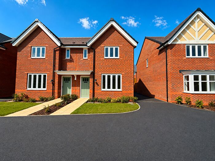 3 Bedroom Semi-Detached House To Rent In Decoy Drive, Oadby, LE2