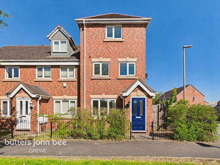 3 Bedroom End Of Terrace House For Sale In Goode Way, Crewe, CW2