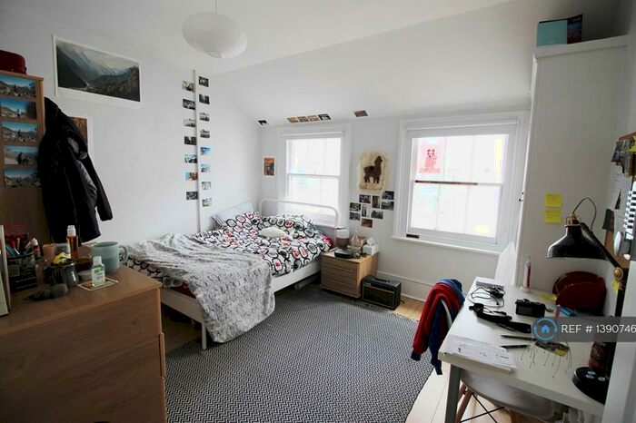 4 Bedroom Terraced House To Rent In Camden Mews, London, NW1