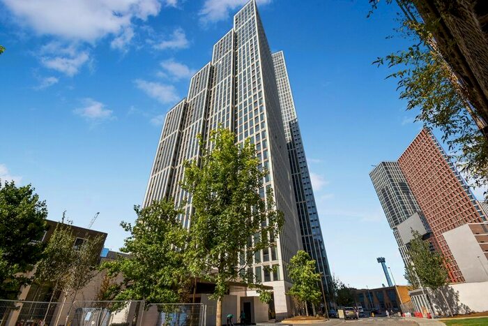1 Bedroom Flat To Rent In Carnation Way, London, SW8
