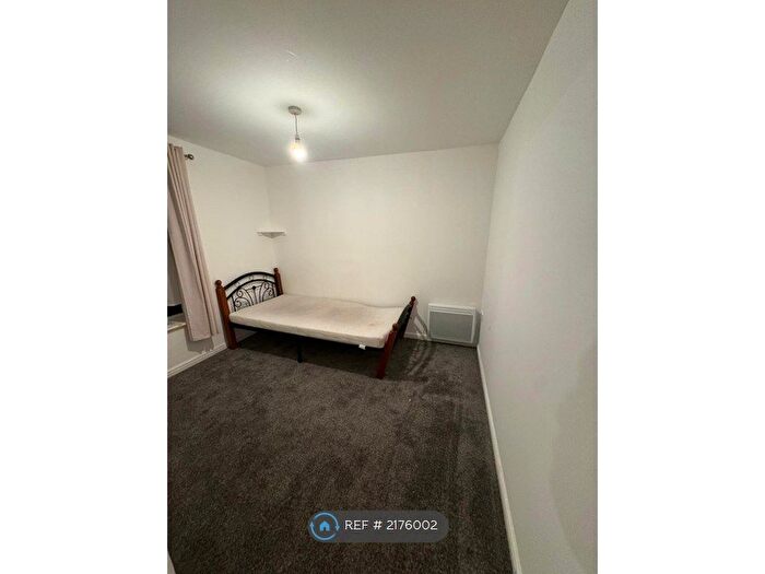 3 Bedroom Flat To Rent In Felixstowe Road, London, SE2