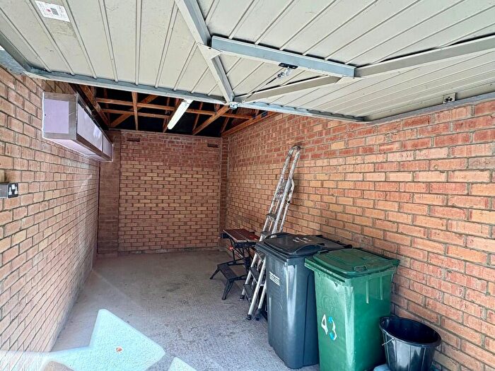 2 Bedroom End Of Terrace House To Rent In Keats Avenue, Redhill, Surrey, RH1
