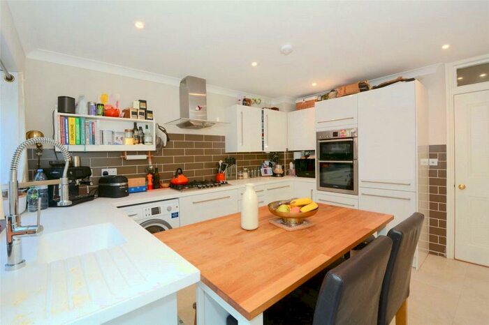 4 Bedroom Terraced House To Rent In Bletsoe Walk, Islington, London, N1
