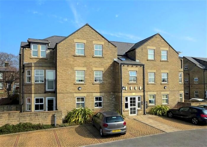 2 Bedroom Flat To Rent In Manor Fold, Horsforth, Leeds, LS18