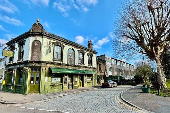 1 Bedroom Flat To Rent In Nightingale Lane, London, E11