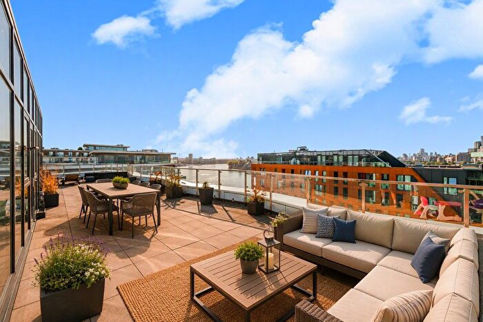 3 Bedroom Flat For Sale In Poldo House, Cable Walk, SE10