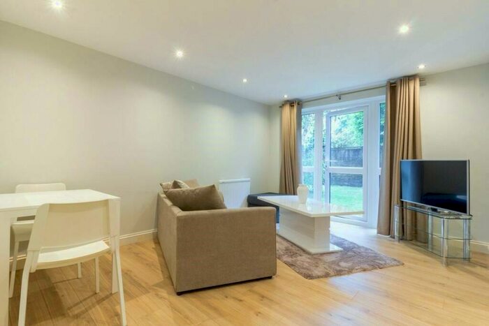 1 Bedroom Flat To Rent In John Maurice Close, London, SE17