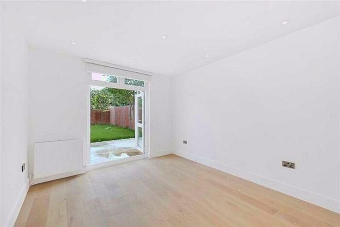 2 Bedroom Flat To Rent In Chapter Road, Willesden, NW2