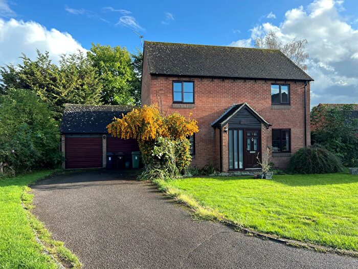 4 Bedroom Detached House For Sale In Brewer Close, Steventon, OX13