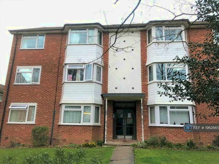 3 Bedroom Flat To Rent In Cranes Park, Surbiton, KT5
