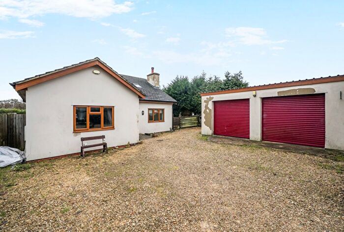 2 Bedroom Bungalow For Sale In Bungalow Close, Beckley, Oxford, Oxfordshire, OX3