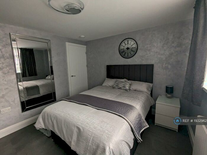 2 Bedroom Flat To Rent In Penylan, Cardiff, CF23