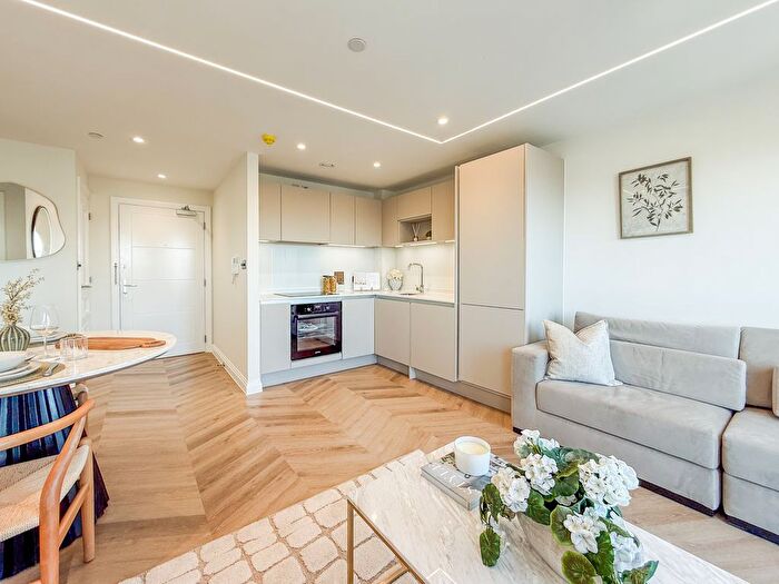 1 Bedroom Flat To Rent In Princes Street, Dorchester, DT1