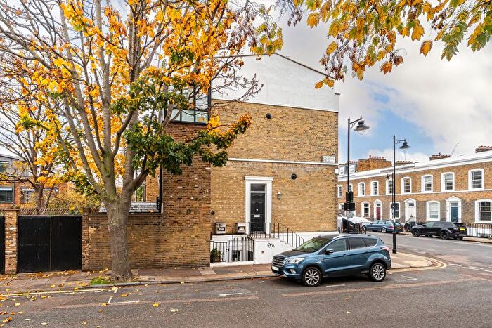 1 Bedroom Flat For Sale In St. Paul Street, Islington, N1
