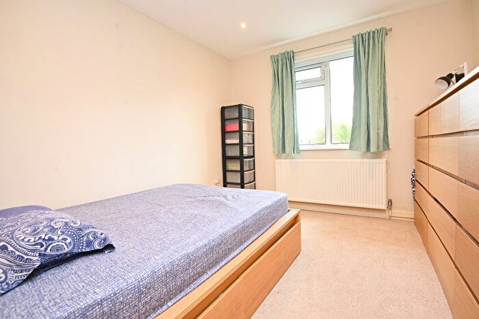 2 Bedroom Flat For Sale In Harlow Oval Court, Harlow Oval, Harrogate, HG2