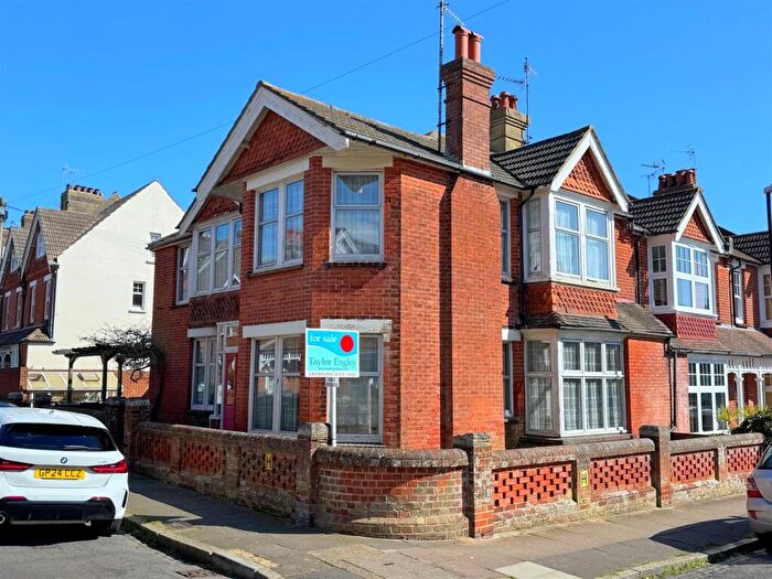 4 Bedroom End Of Terrace House For Sale In Gore Park Road, Old Town, Eastbourne, BN21