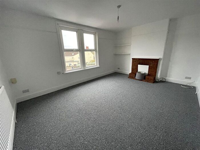 1 Bedroom Flat To Rent In High Street, Oldland Common, Bristol, BS30