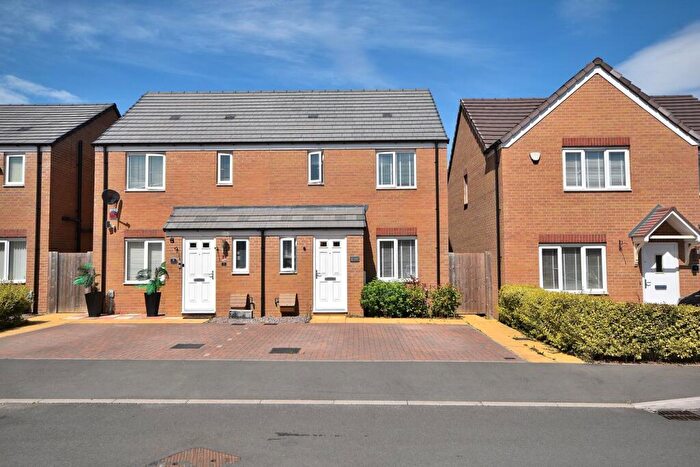 3 Bedroom Semi-Detached House For Sale In Lamport Lane, Northampton, NN2