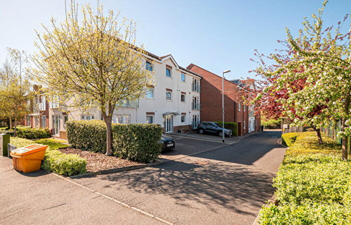 2 Bedroom Flat For Sale In Croyland Road, Wellingborough, NN8