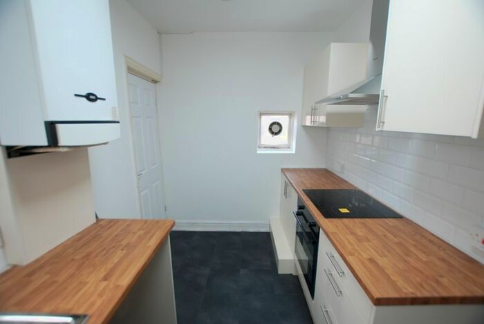 2 Bedroom Flat To Rent In Fallowfield Avenue, Newcastle Upon Tyne, NE3